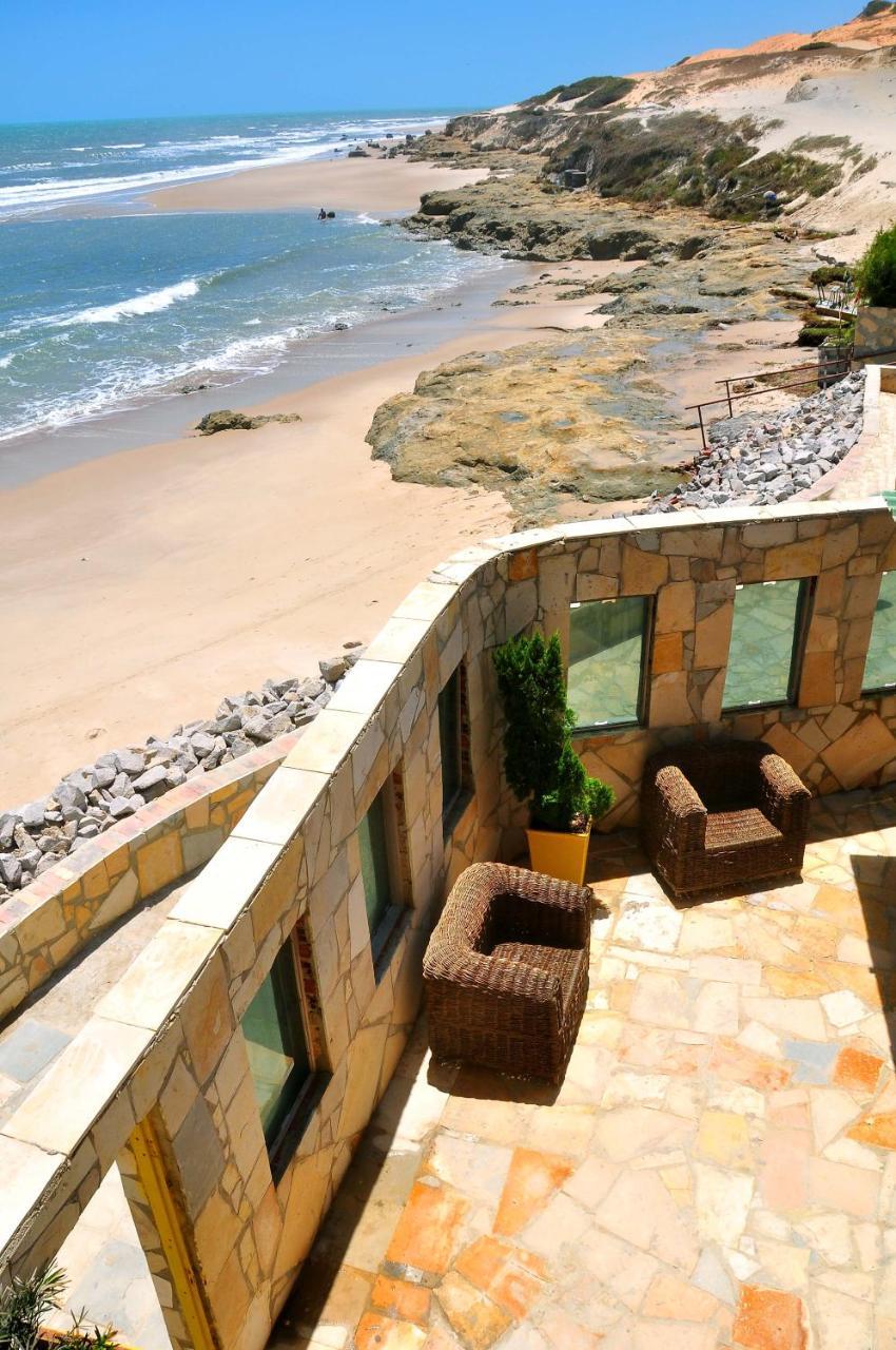 Quarto Deluxe com Cama de Casal ou 2 de Solteiro e Vista do Oceano ( Primeiro Andar )